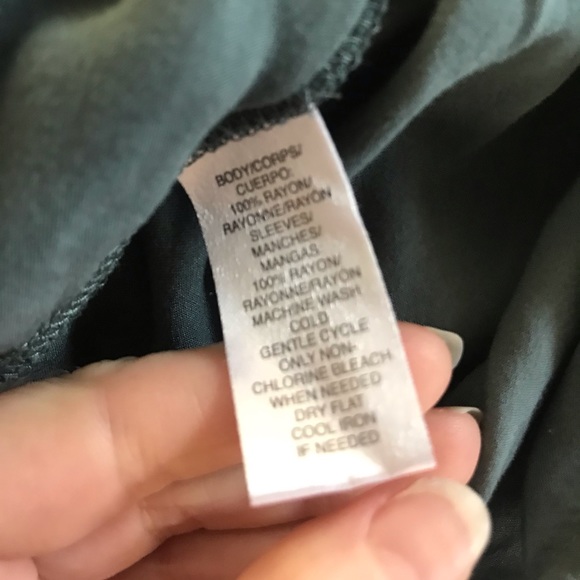 Ann Taylor Loft Top - Picture 4 of 4